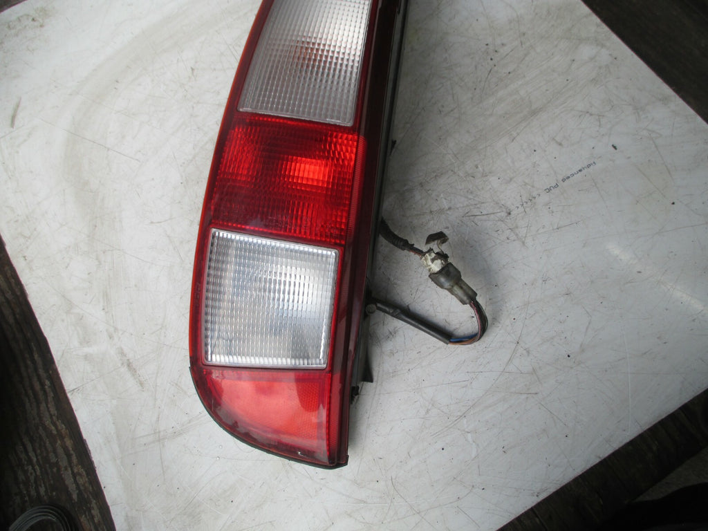 CITY ROVER CITYROVER 2004 NSR PASSENGER SIDE REAR BRAKE TAIL LIGHT CLUSTER