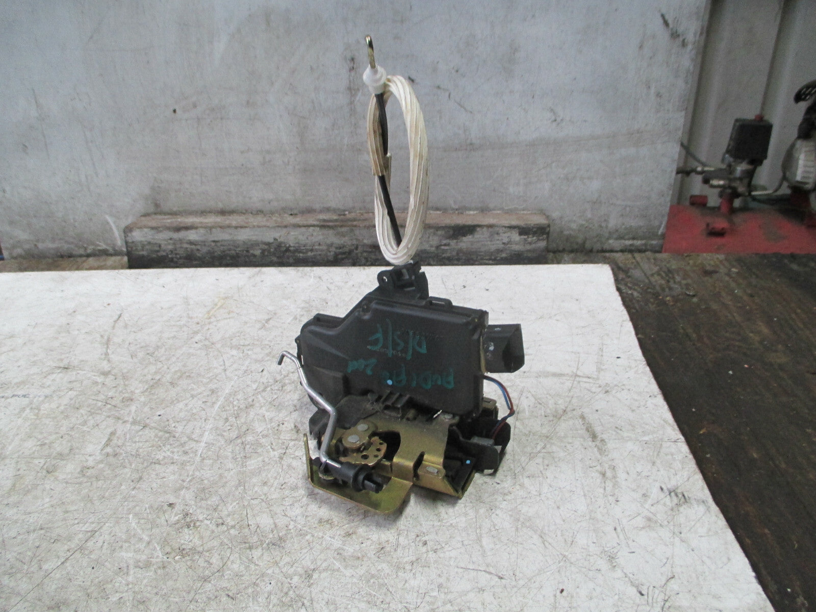 AUDI A6 2001 OSR DRIVER SIDE REAR DOOR LOCK MECHANISM