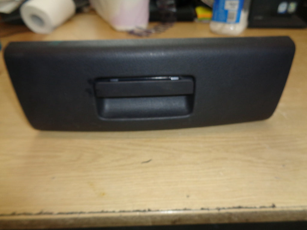 VW VOLKSWAGEN 2015 MK7 GOLF SEAT DRAWER LEFT DRIVER SEAT DRAWER OEM 5G0882601A