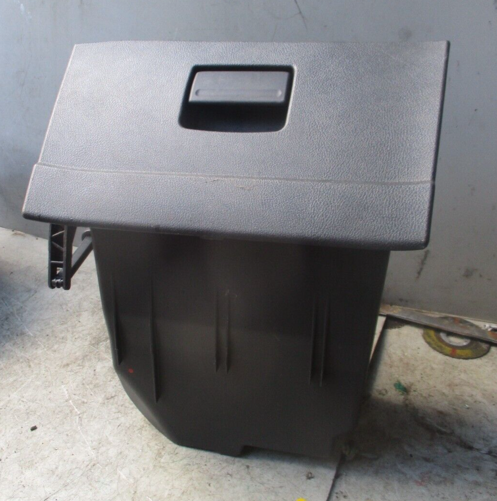 2010 FORD MONDEO NSF PASSENGER FRONT GLOVE BOX STORAGE COMPARTMENT 0654800304