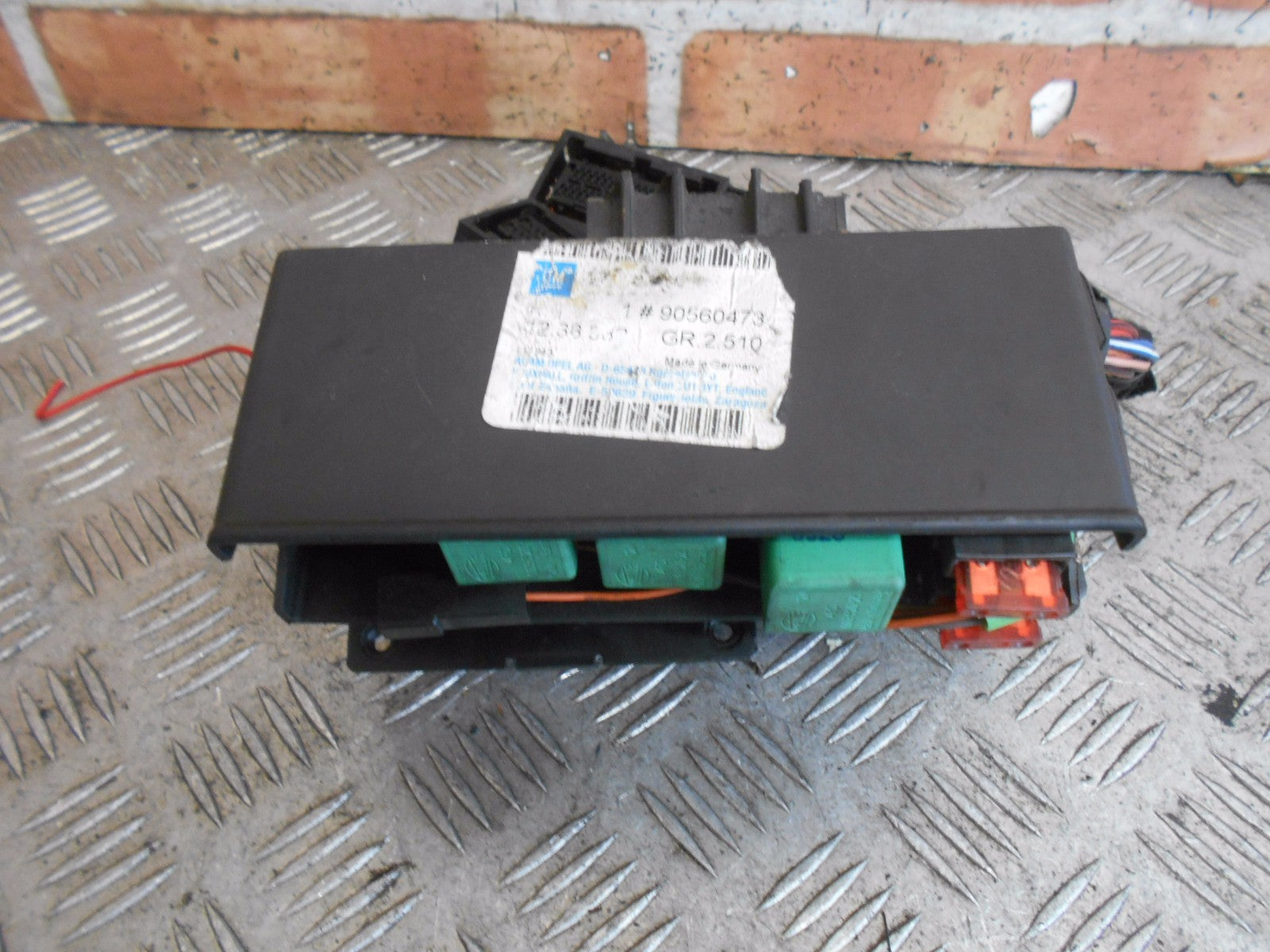 VAUXHALL CORSA B 2014 1.3 RELAY BOX BOARD FUSEBOX 90560473