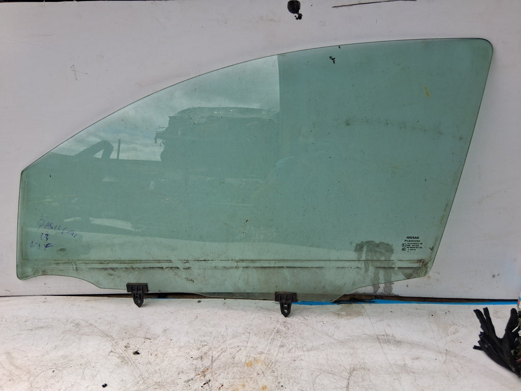 2013 NISSAN QASHQAI J10 NSF FRONT PASSENGER SIDE WINDOW GLASS