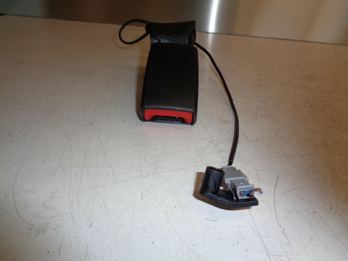 VAUXHALL CORSA E 2016 CENTRE REAR SEAT BELT BUCKLE 13427737