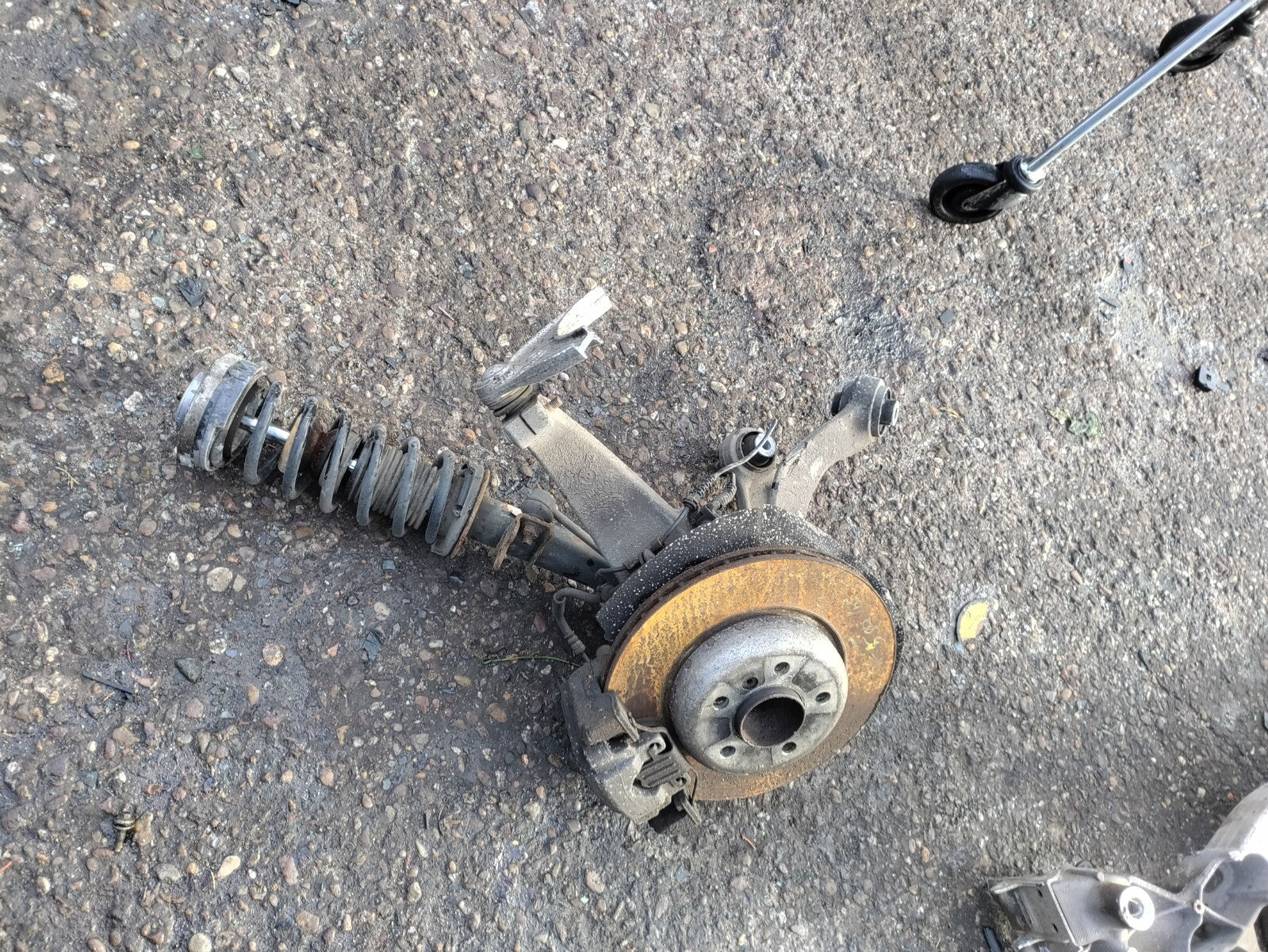2012 BMW 5 SERIES F10 2.0 DIESEL OSF DRIVER FRONT HUB LEG SHOCK SPRING