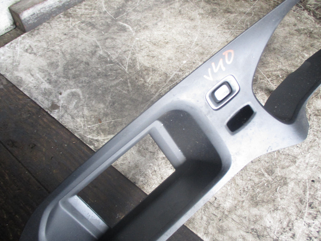 VOLVO V40 2013 DASHBOARD TRIM WITH START BUTTON & MODULE AH4N15607AE /  10090125