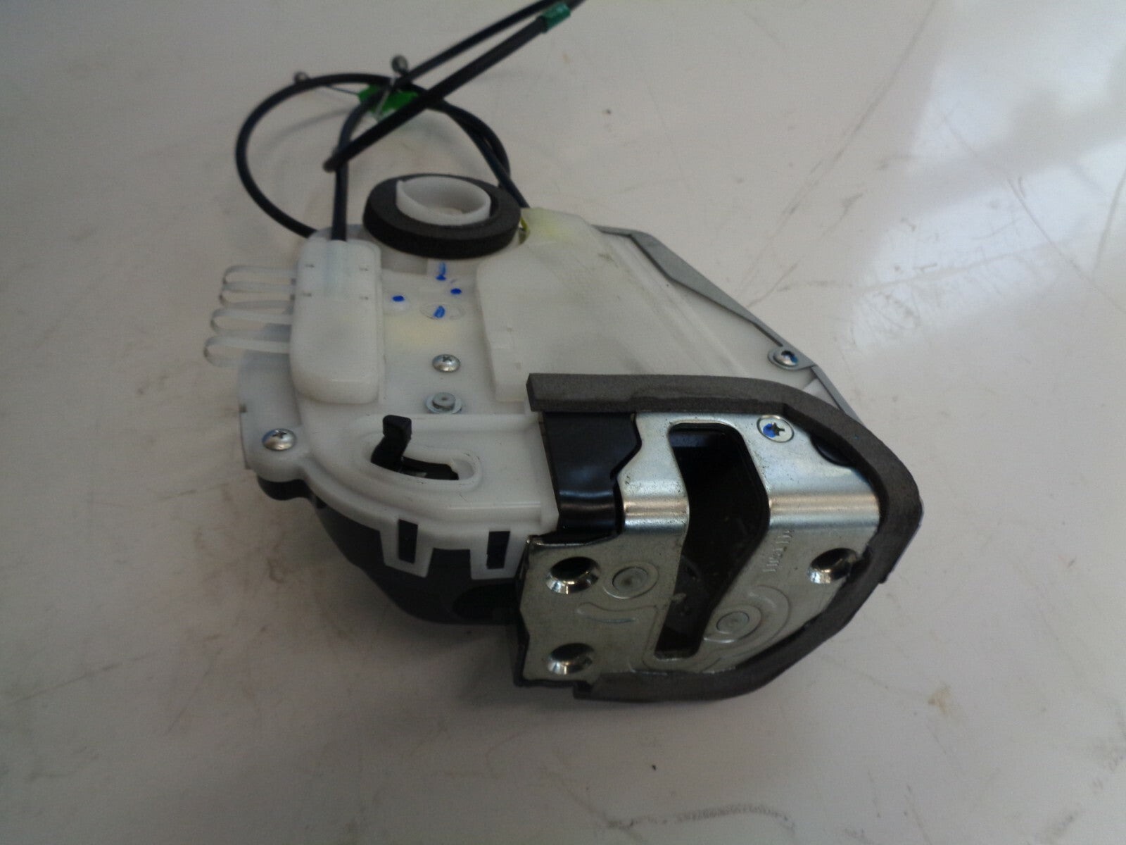 TOYOTA YARIS 2014 MK3 OSR DRIVER SIDE REAR DOOR LOCK MECHANISM