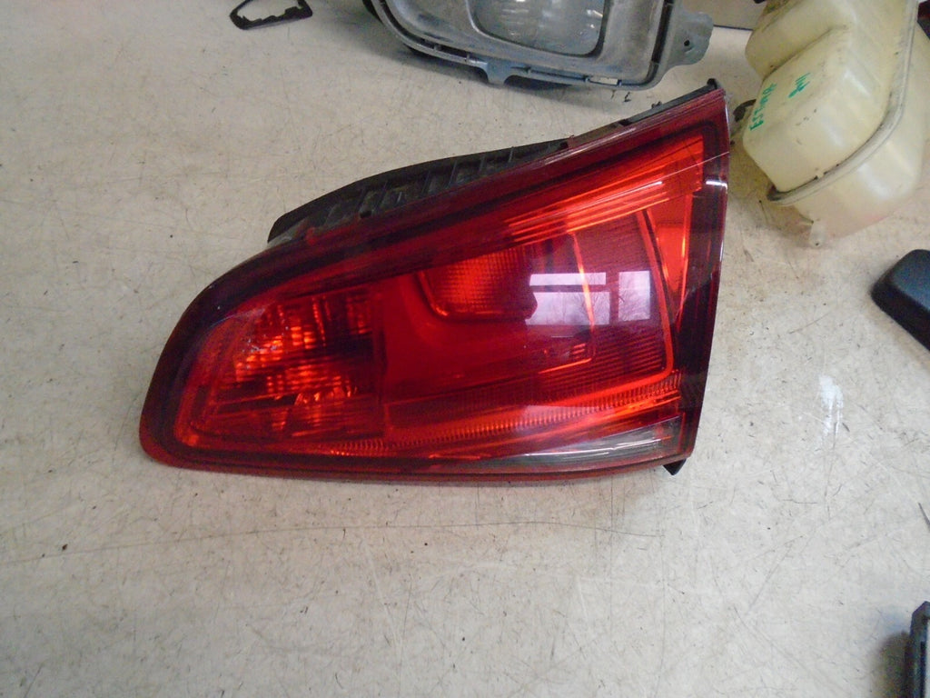 VOLKSWAGEN GOLF 2018 MK7 OSR REAR DRIVER SIDE INNER TAIL LIGHT 5G0945094