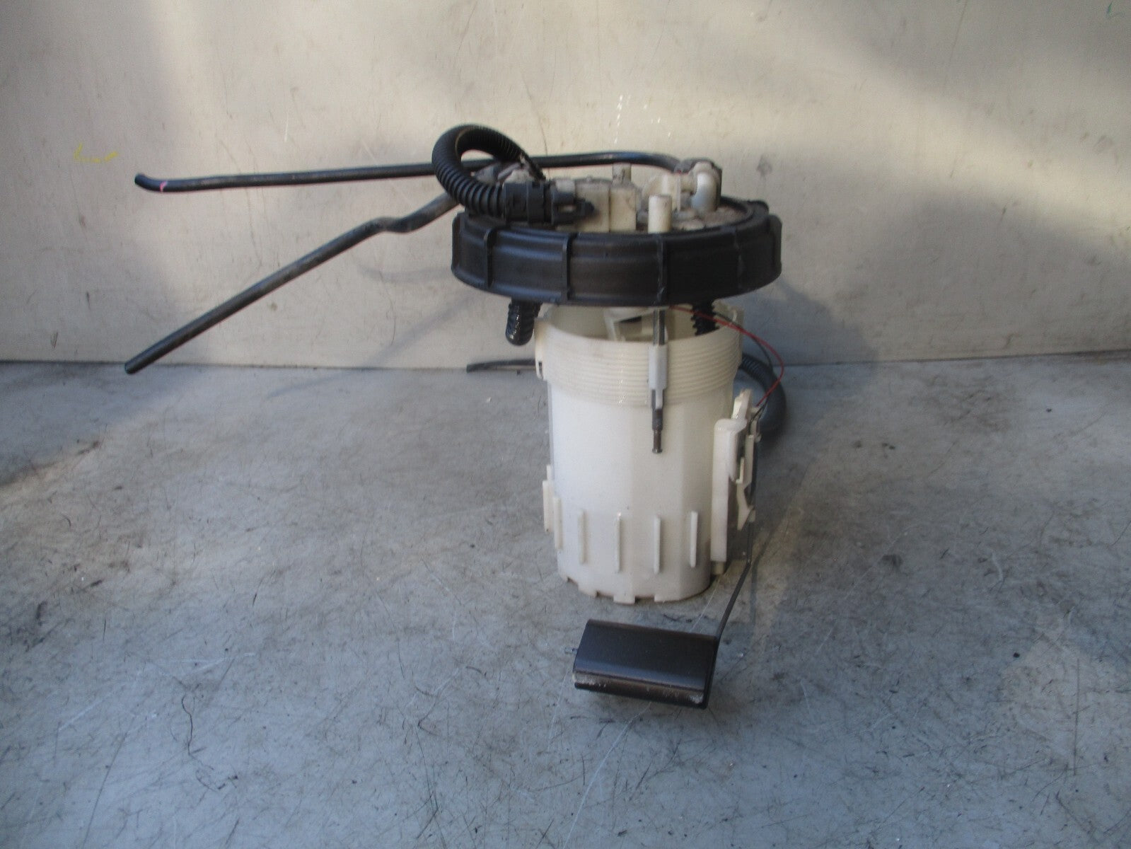 2012 RENAULT TRAFIC VIVARO 2.0 DIESEL FUEL SENDING UNIT PUMP