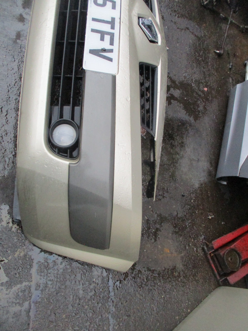 2005 RENAULT MEGANE MK2 FRONT  COMPLETE BUMPER GOLDEN
