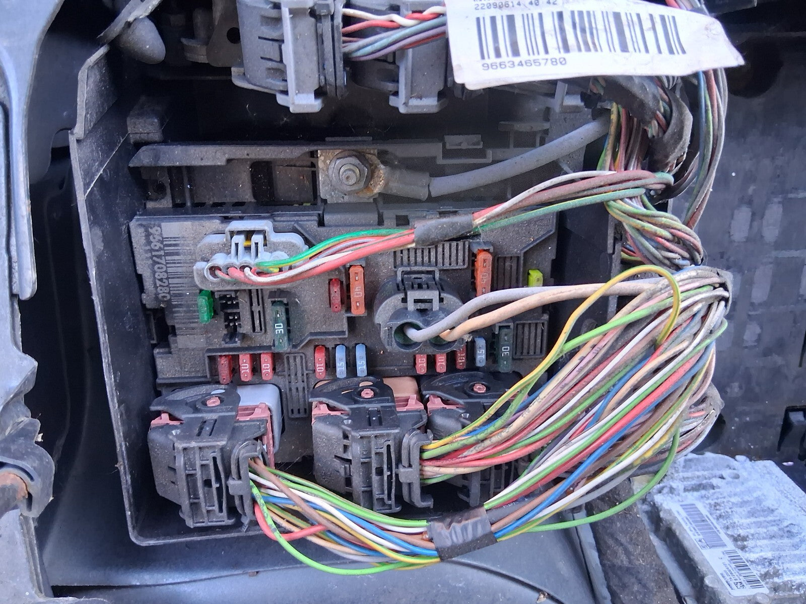 2006 PEUGEOT 307 1.5 PETROL FUSE BOX RELAY BOX