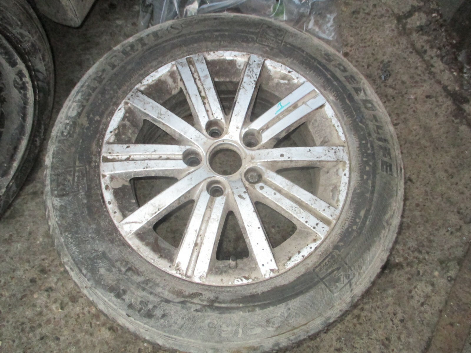 VW VOLKSWAGEN GOLF MK6 2011 15 INCH ALLOY WHEEL WITH TYRE 195/65R15 REF 1