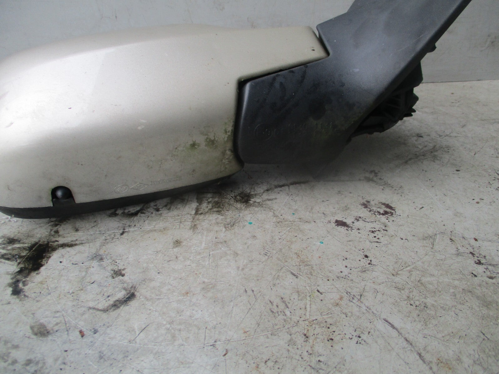 2006 RENAULT MENGANE OSF DRIVERS SIDE WING MIRROR 12353570