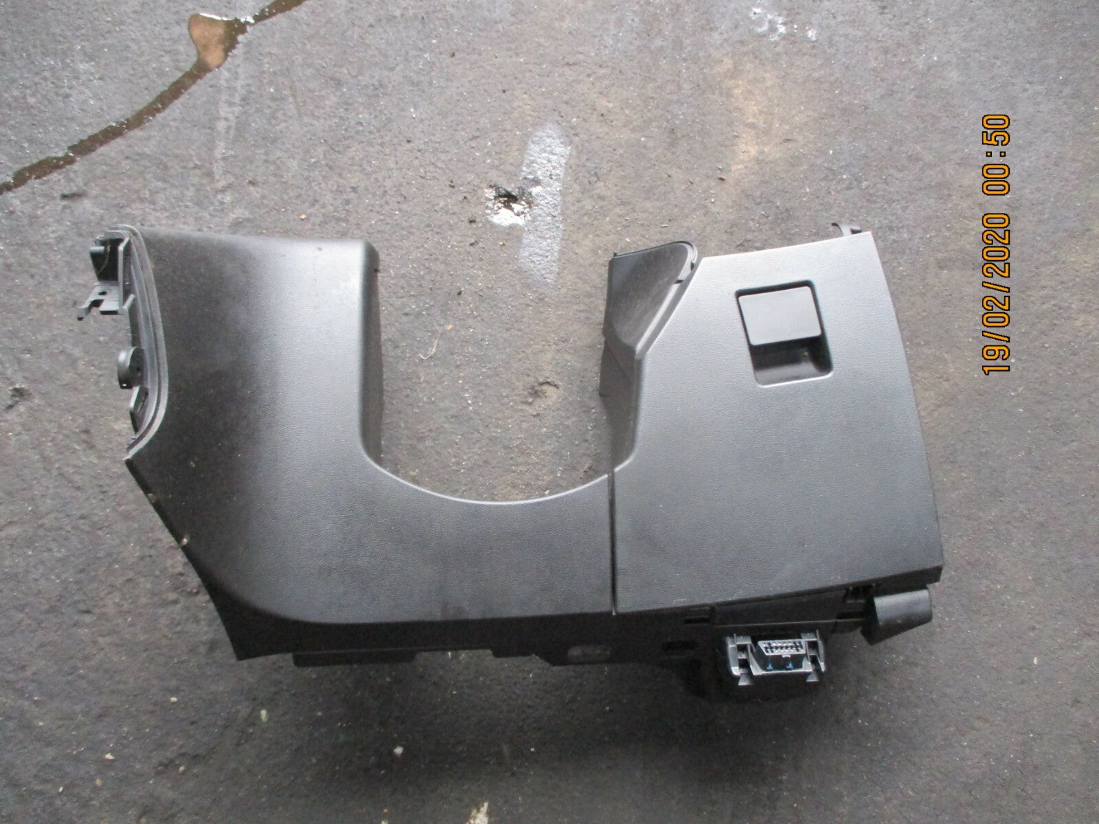 VAUXHALL INSIGNIA A MK1 2012 OS DRIVER SIDE GLOVE BOX COMPARTMENT TRIM 13237927
