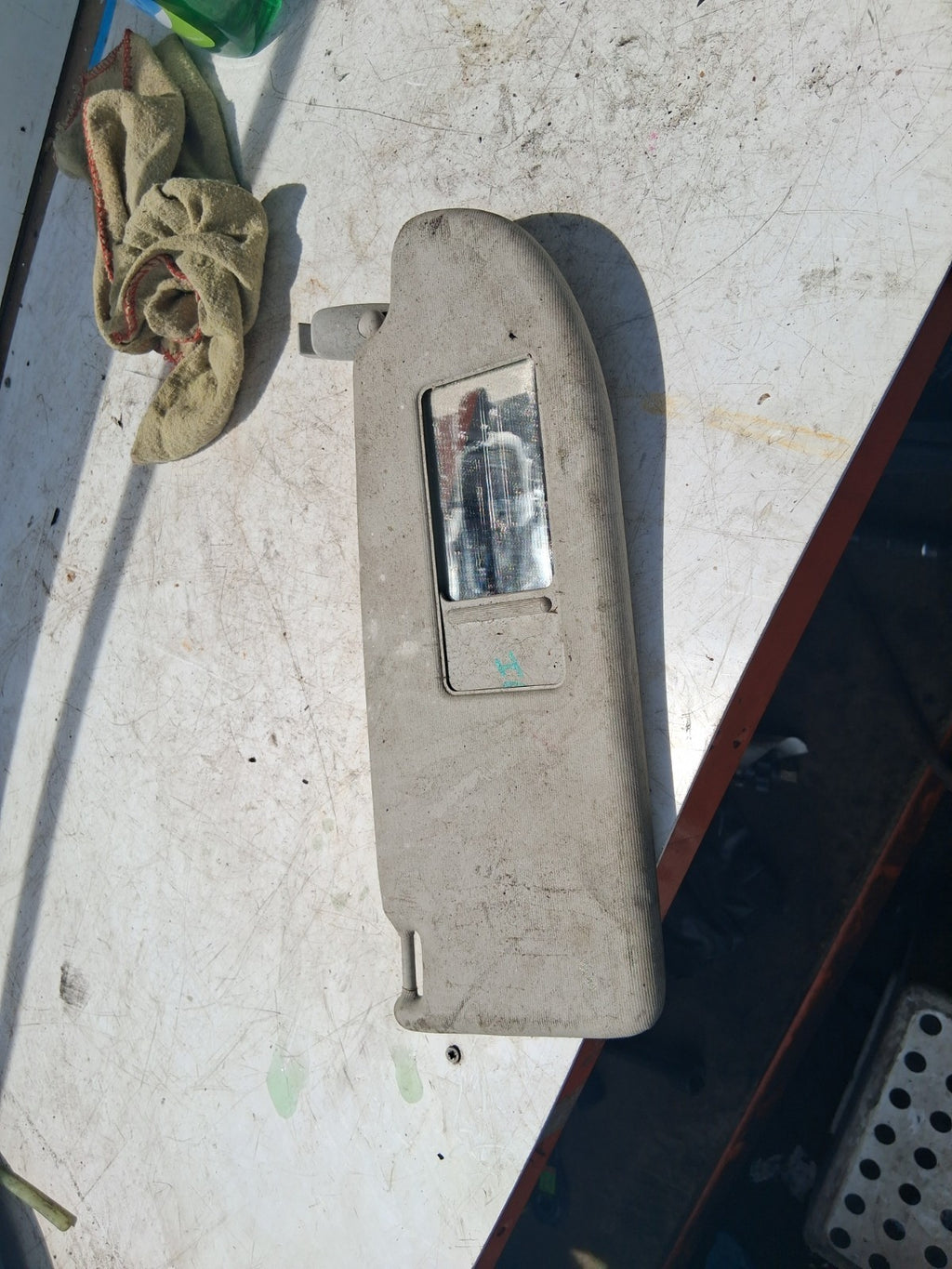 2002 SEAT IBIZA 6L MK3 OSF DRIVER SIDE FRONT RIGHT SUN VISOR SHADE