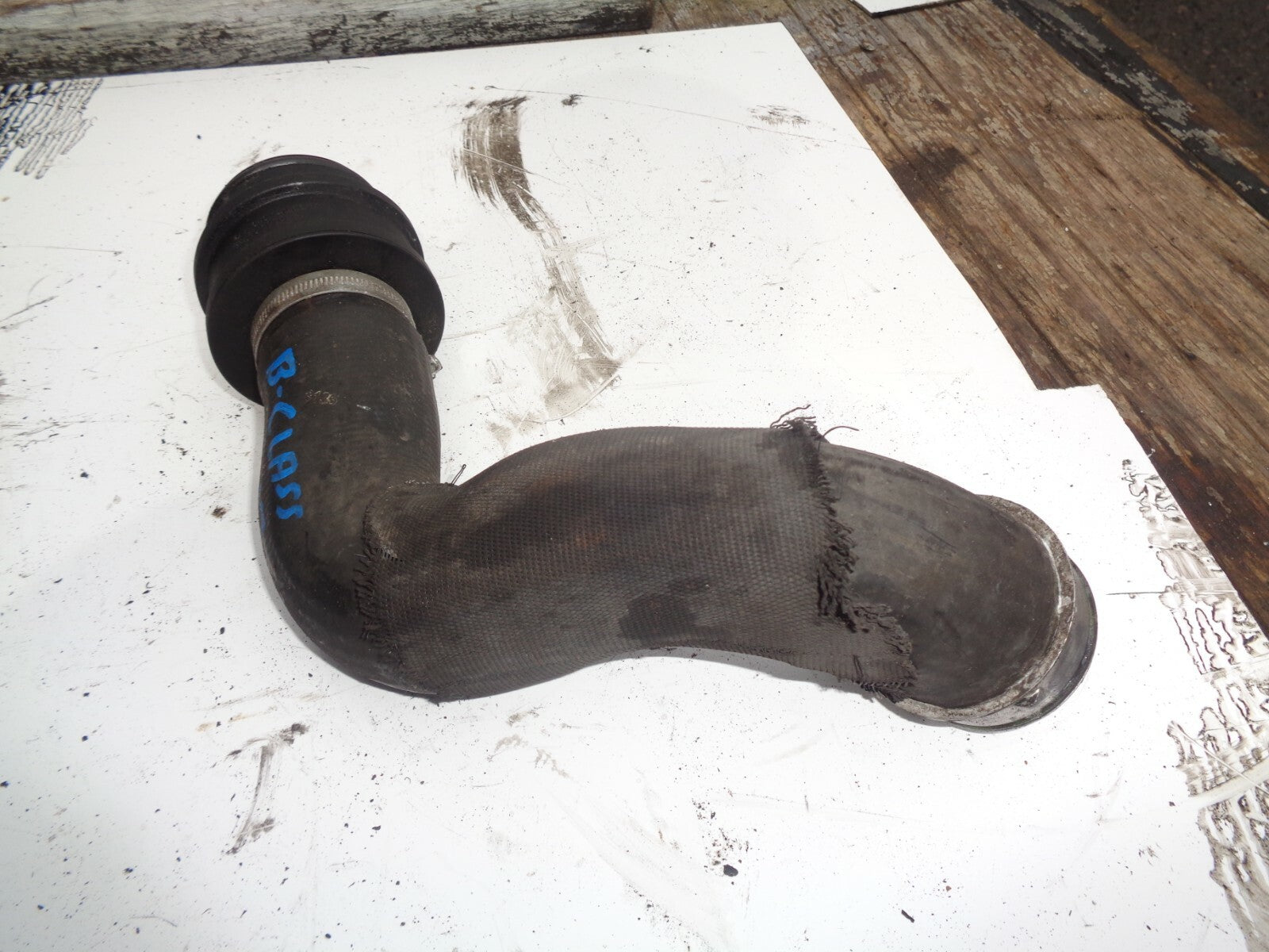 MERCEDES BENZ B CLASS W245 2007 2.0 DIESEL TURBO AIR INTAKE PIPE a6401400687