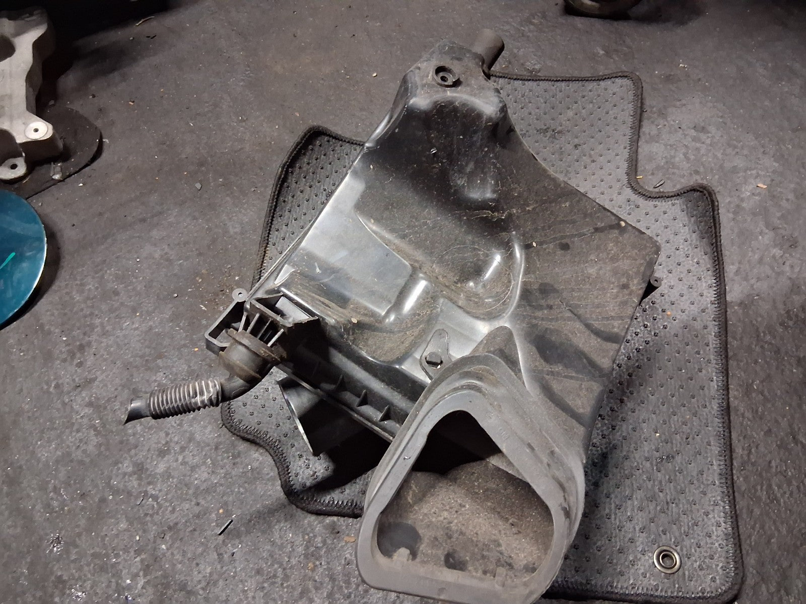 2018 VAUXHALL ZAFIRA C AIR FILTER BOX HOUSING BOX