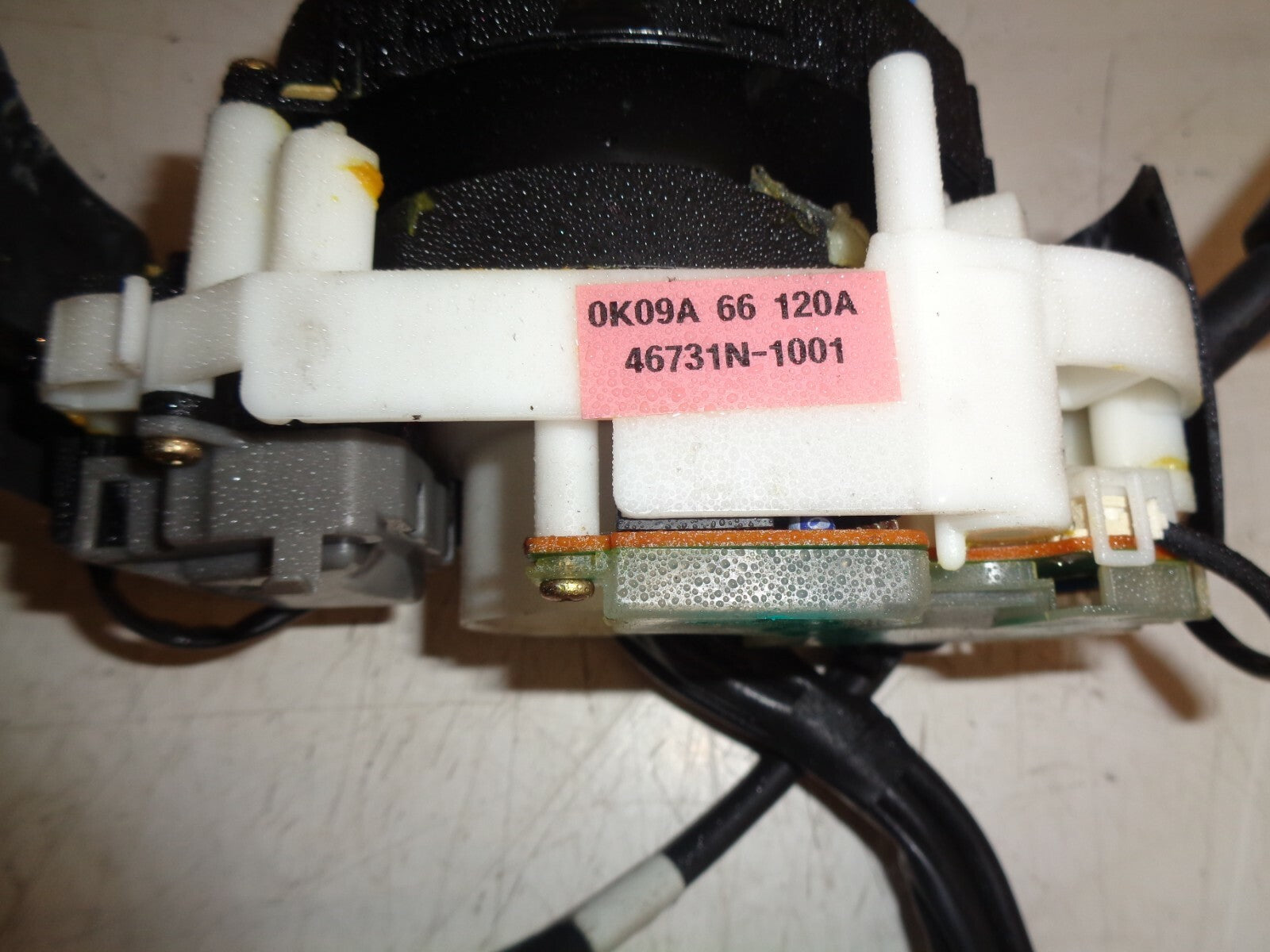 KIA SPORTAGE MK1 2001 2.0 DIESEL HEADLIGHT WIPER INDICATOR STALK UNIT 46731N1001