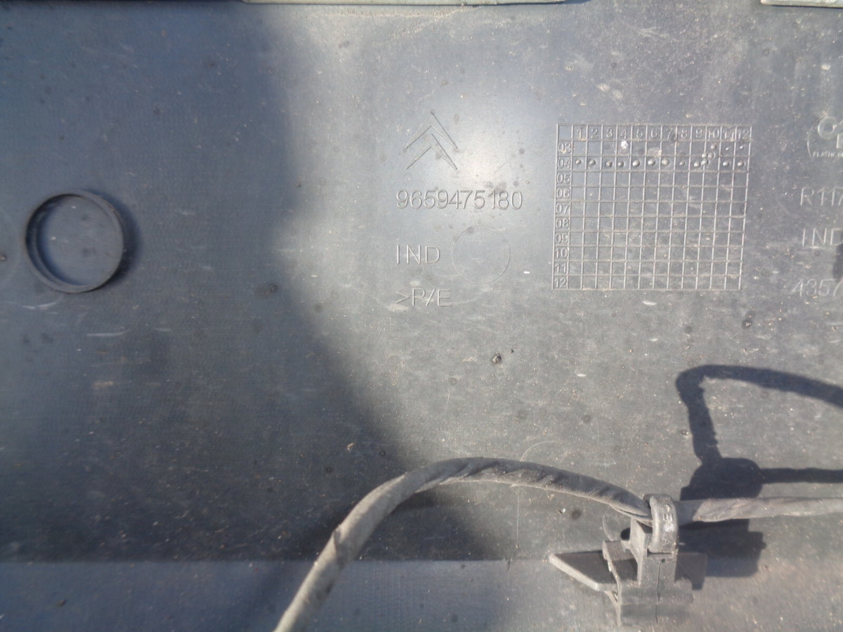 CITROEN C5 2005 HATCHBACK REAR COMPLETE BUMPER SILVER 9659475180
