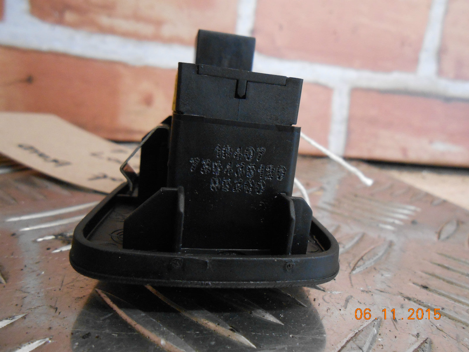 FIAT BRAVO MK2 2007 OSR DRIVER SIDE REAR WINDOW CONTROL SWITCH 735435120