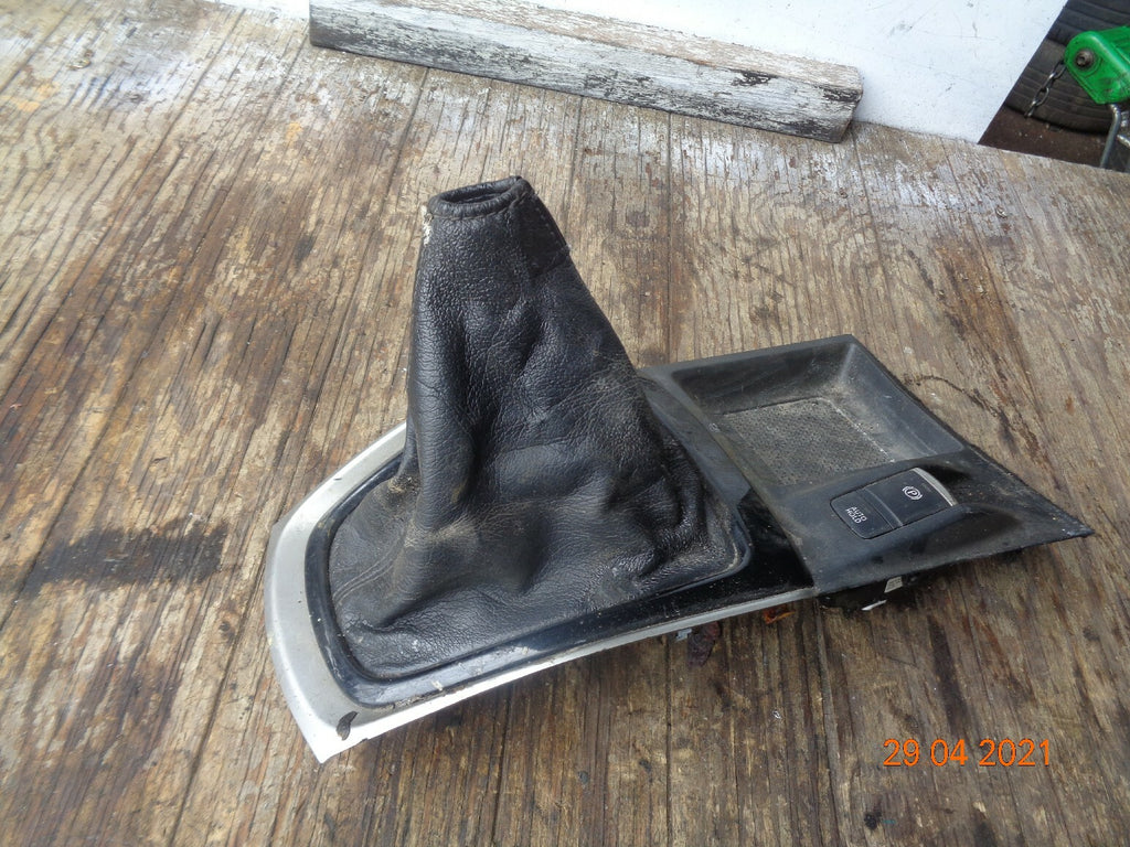 NISSAN X TRAIL MK3 2018 GEAR SHIFTER SELECTOR GAITER SURROUND TRIM 969XC6FM4A