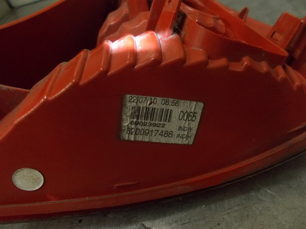 RENAULT CLIO 2003 FACELIFT NSR PASSENGER SIDE REAR LIGHT TAIL LIGHT 8200071413