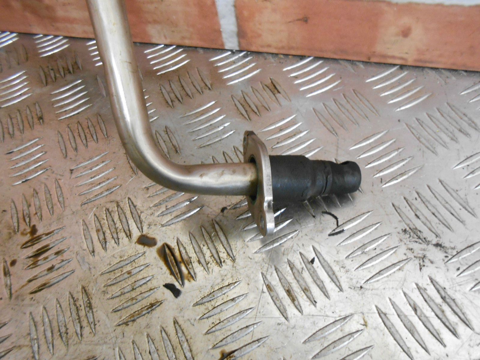 VOLKSWAGEN VW GOLF MK5 2004 2.0 FSI AXW EGR EXHAUST GAS RECIRCULATION PIPE