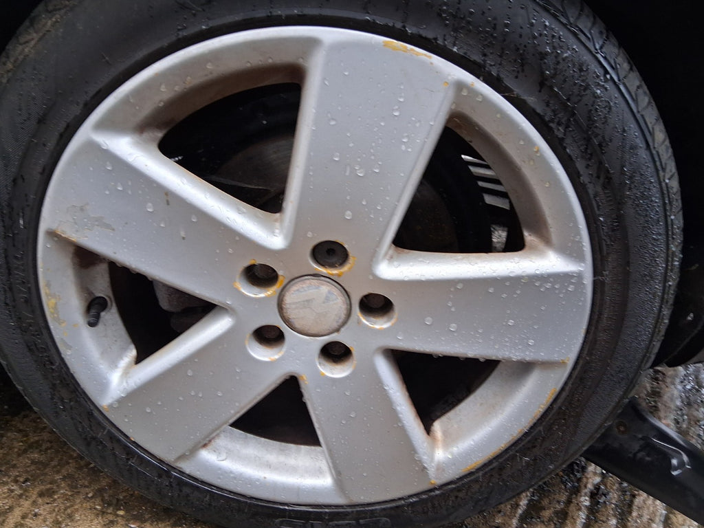 2006 VW VOLKSWAGEN PASSAT B6 17 INCH ALLOY WHEEL WITH TYRE 235/45R17