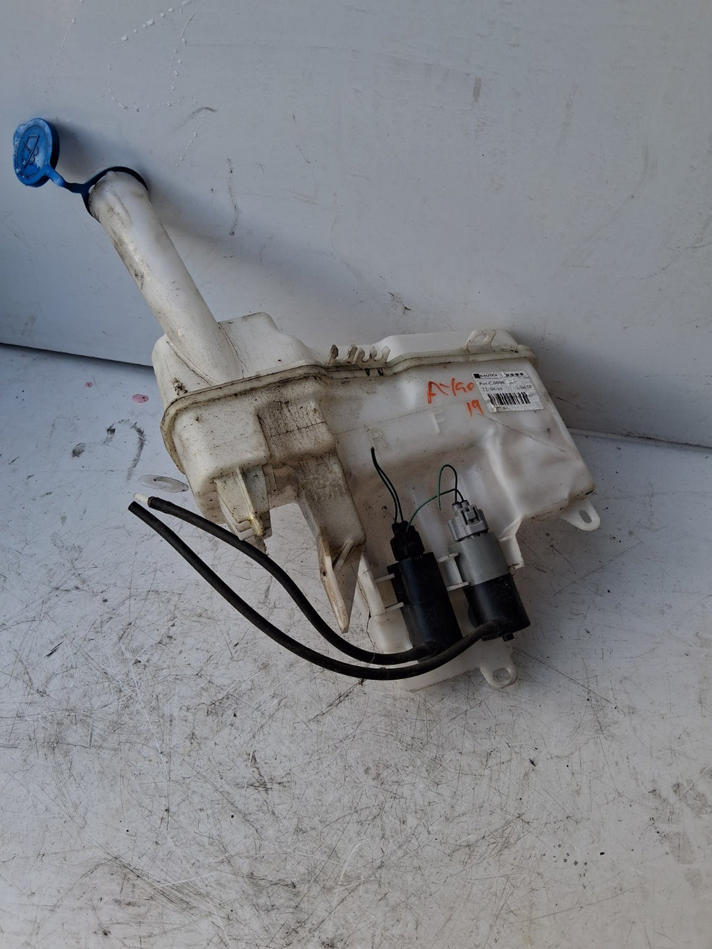 2019 TOYOTA AYGO MK2 2019 WASHER WATER BOTTLE RESERVOIR