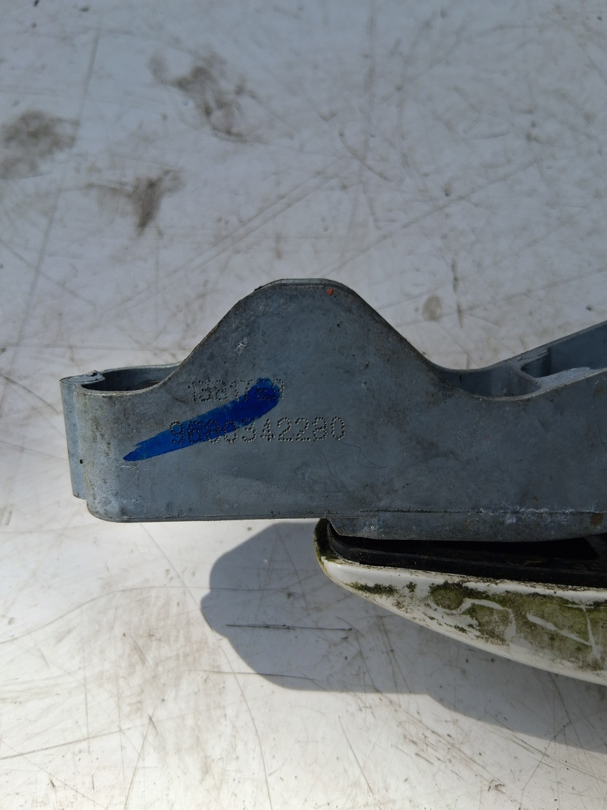 2012 PEUGEOT 208 EXTERIOR DOOR HANDLE 1185DAC06