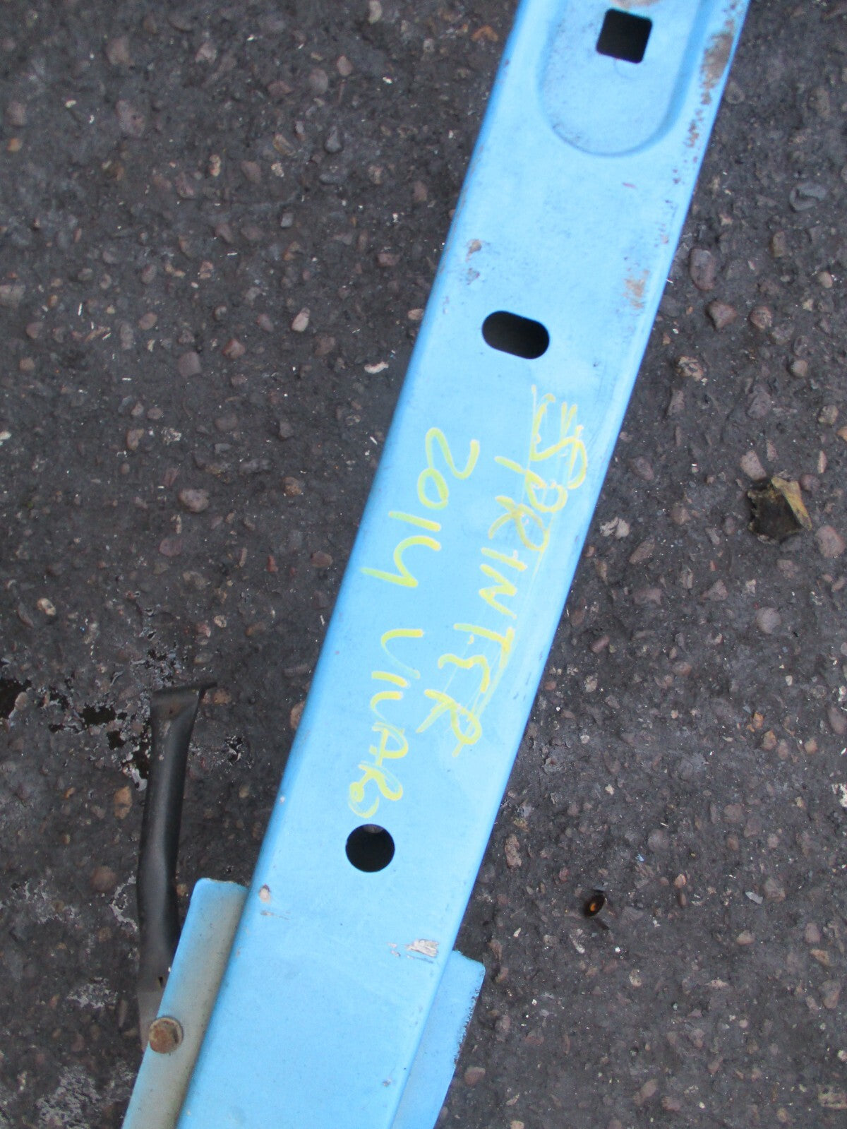 2014 VAUXHALL VIVARO MK1 FRONT BUMPER CRASH IMPACT REINFORCEMENT BAR
