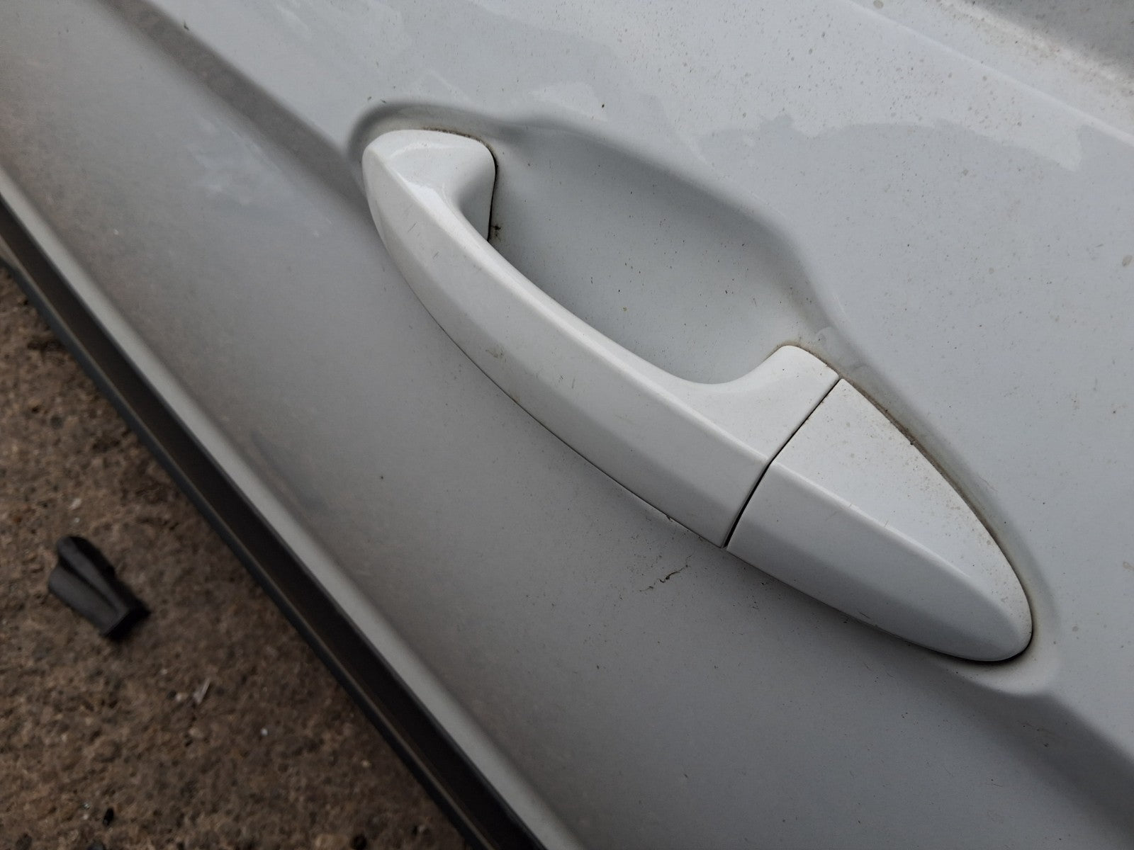 2015 FORD TRANSIT COURIER MK1 NSF PASSENGER SIDE FRONT DOOR HANDLE WHITE