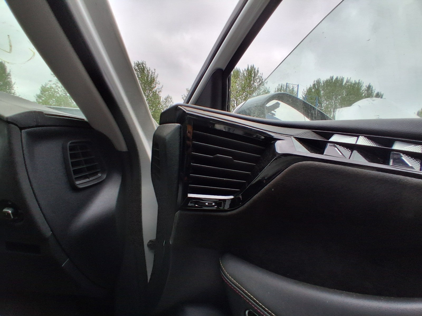 2023 DS DS 4 CROSSOVER OSF DRIVER SIDE FRONT AIR VENT BLACK