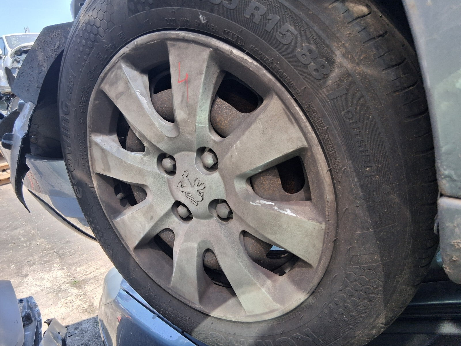2009 PEUGEOT 207 15 INCH STEEL WHEEL WITH WHEEL CUP COVER TYRE 185/65R15