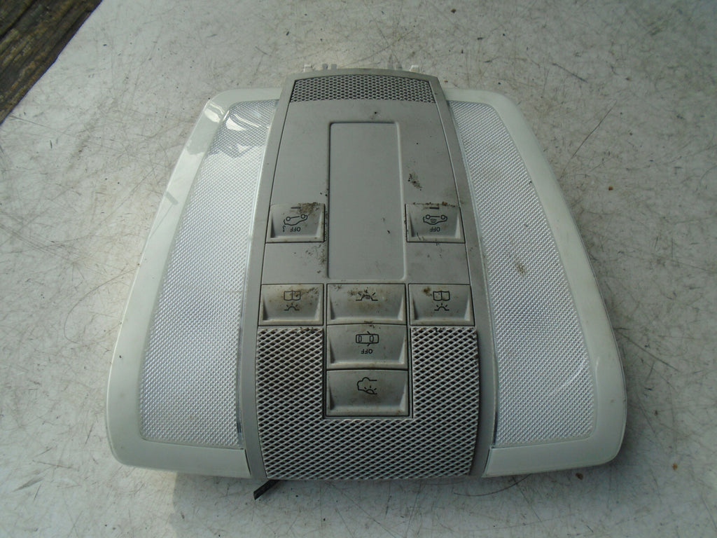 MERCEDES BENZ C CLASS W204 2009 FRONT INTERIOR ROOF READING LIGHT A2048200823