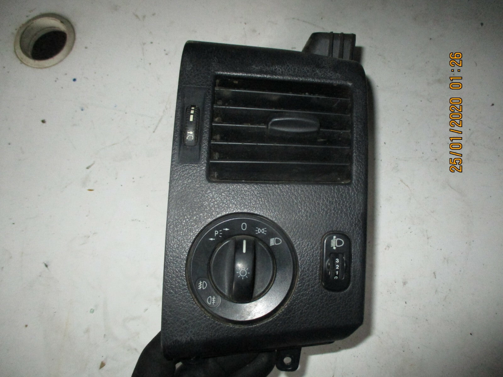 MERCEDES SPRINTER W906 2010 HEADLIGHT CONTROL & AIR VENT TRIM SA9068302054