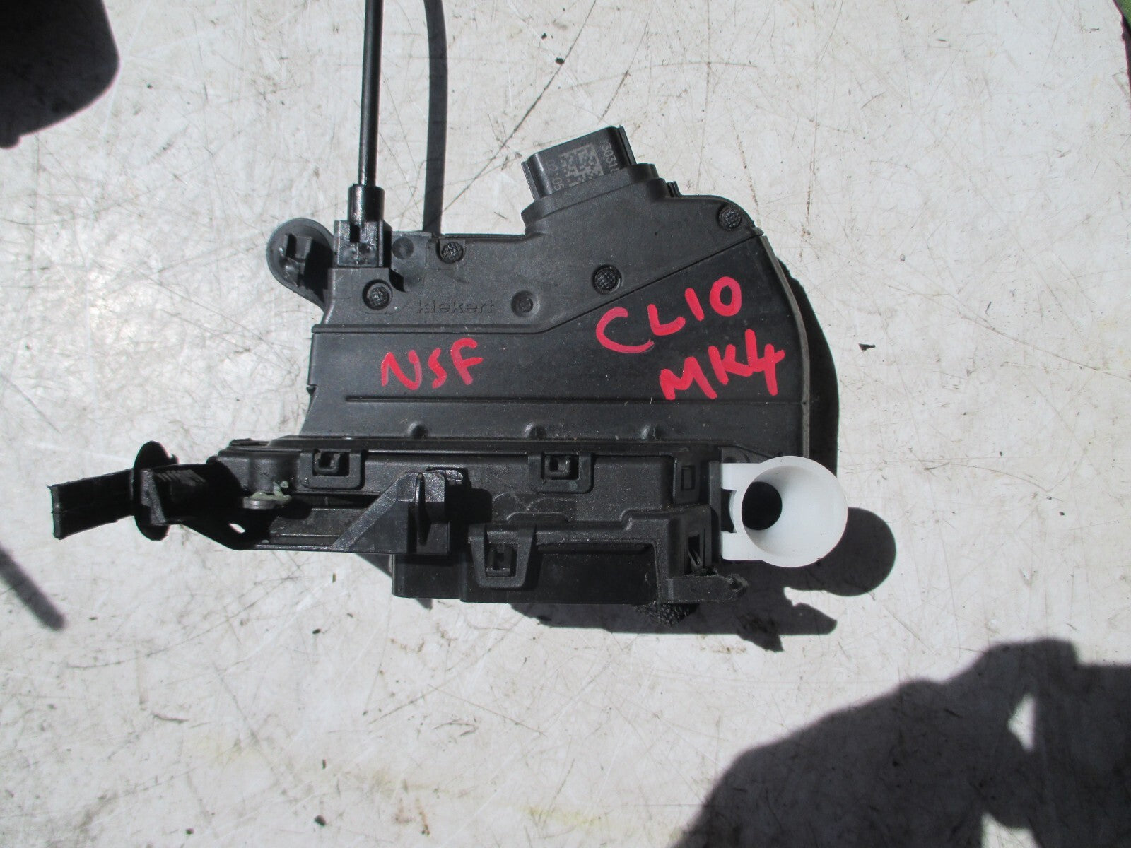 RENAULT CLIO MK4 NS PASSENGER SIDE FRONT DOOR LOCK 805033074R