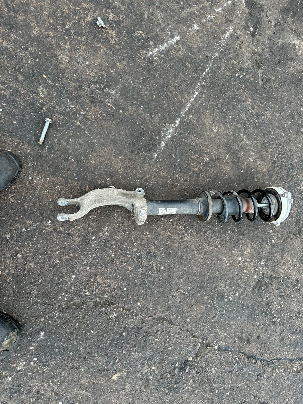 2017 AUDI A4 B9 1.4 PETROL NSF PASSENGER FRONT SHOCK SPRING LEG ABSORBER STRUT