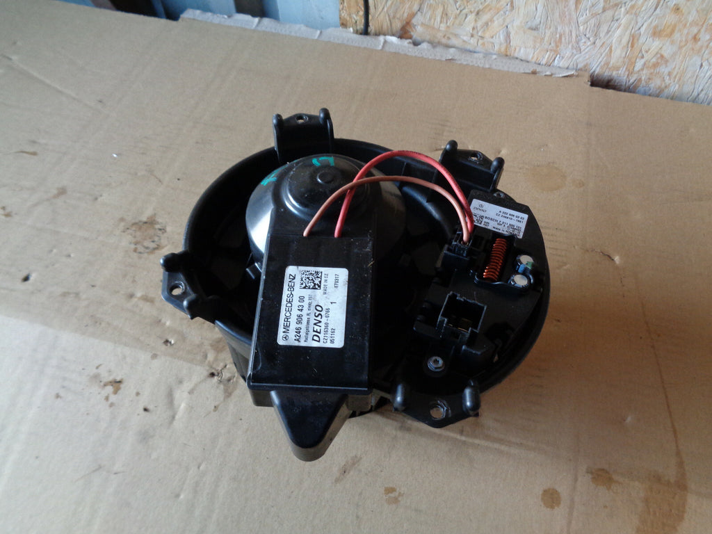 MERCEDES A CLASS A180 2017 HEATHER AIR BLOWER MOTOR FAN ASSEMBLY A2469064300