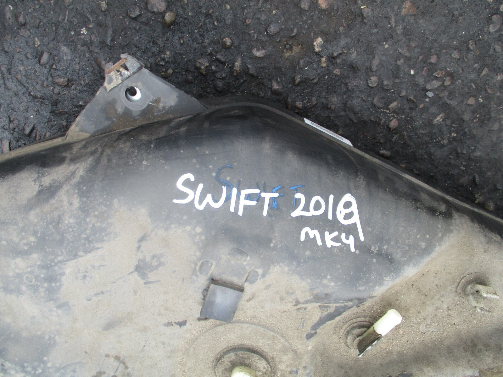 SUZUKI SWIFT MK4 2019 1.2 PETROL FUEL TANK RESERVOIR 8910152R0