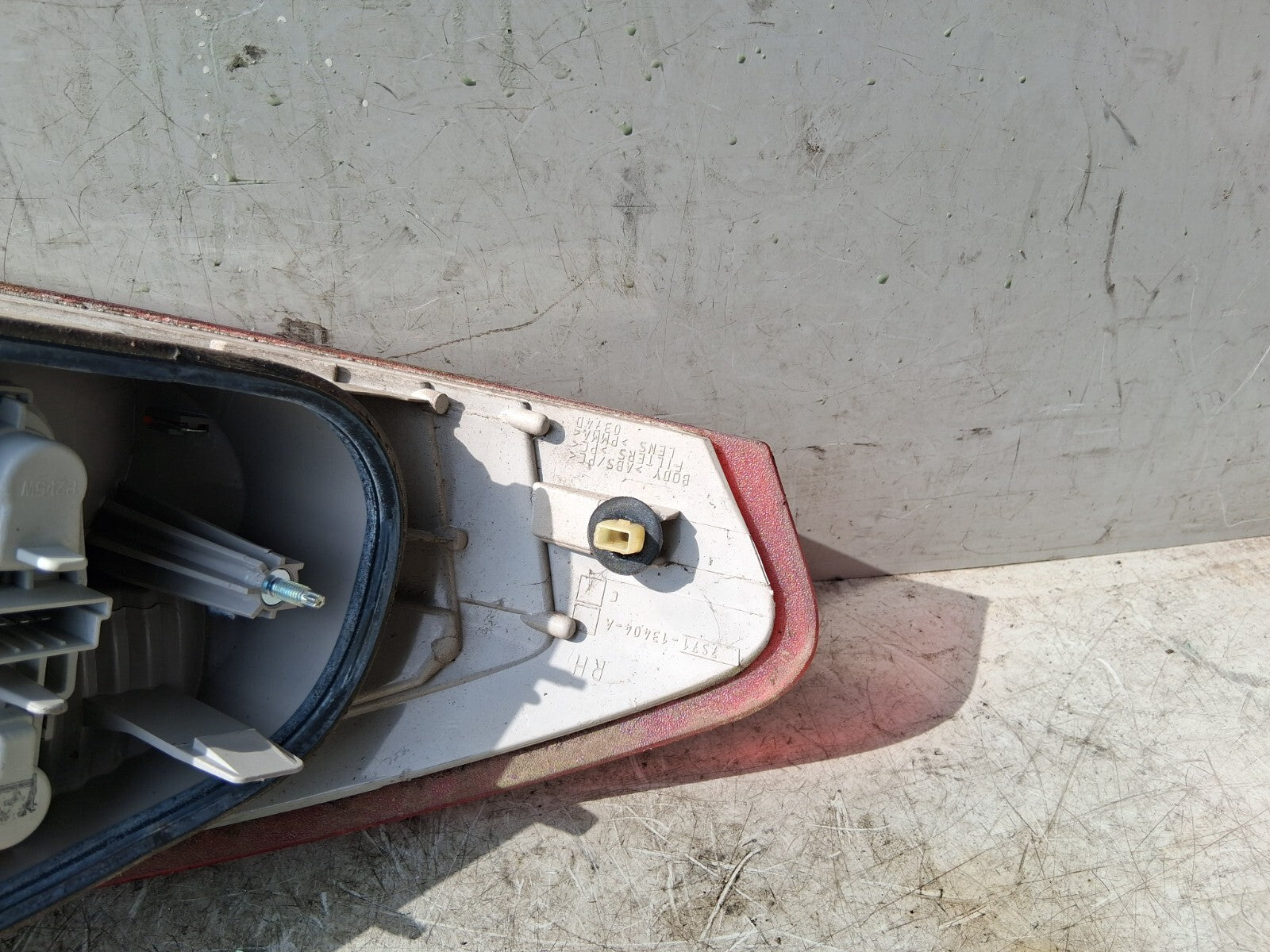 FORD MONDEO MK4 2008 OSR DRIVER SIDE REAR RIGHT OUTER LIGHT 7S7113404