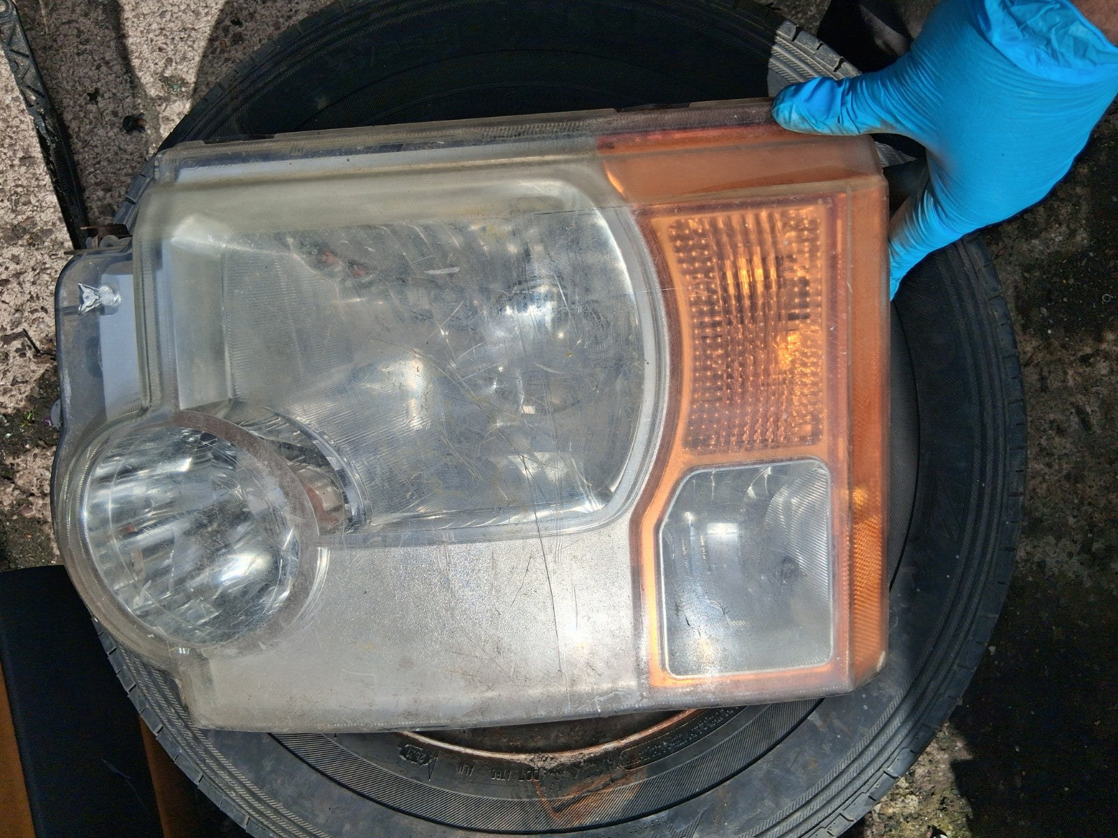 2008 LANDROVER DISCOVERY 3 NS PASSENGER SIDE HEADLIGHT HEADLAMP 5H2213W030BA