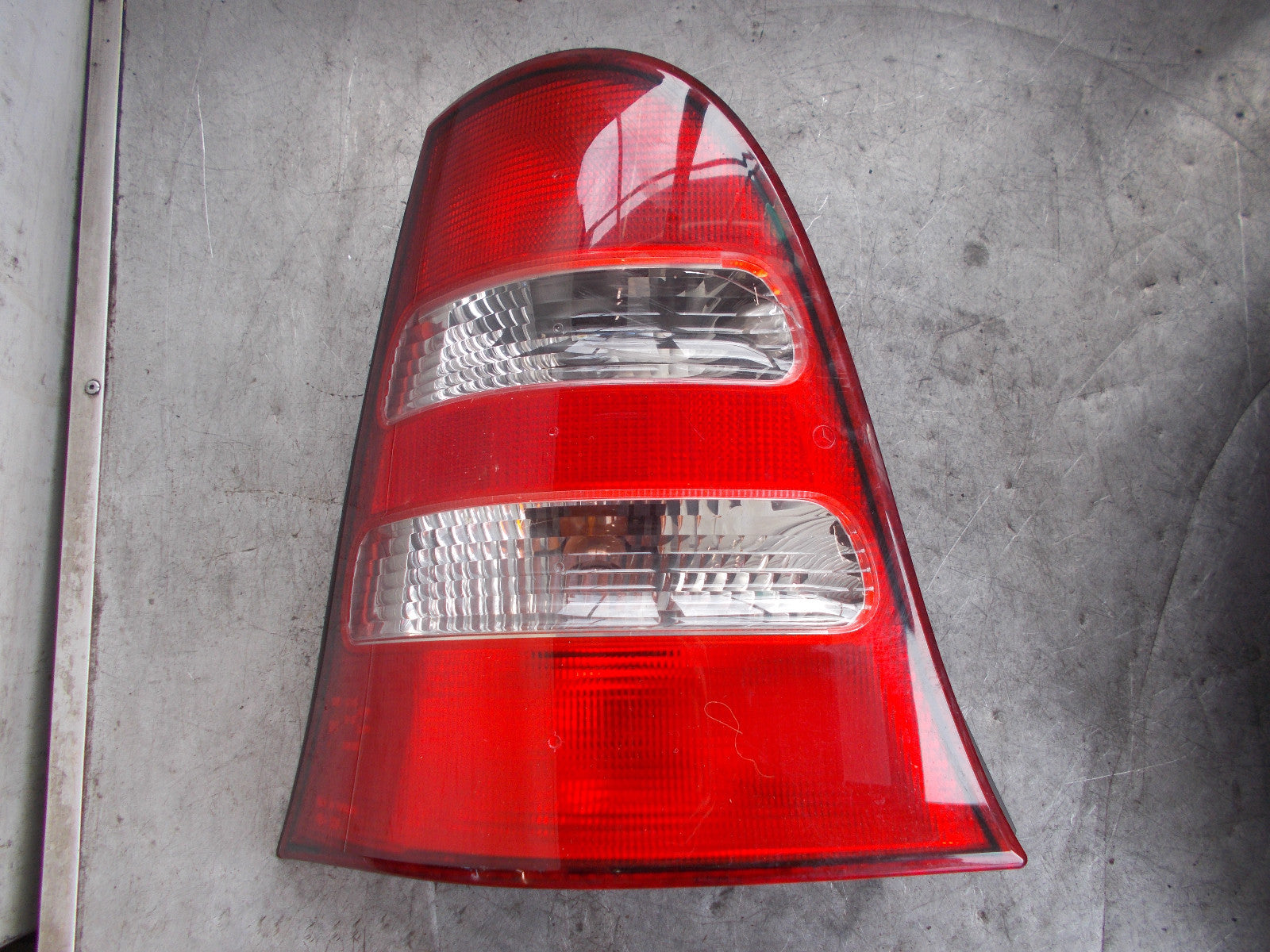 MERCEDES A160 2003 NSR PASSENGER SIDE REAR LIGHT TAIL LIGHT 1688202764