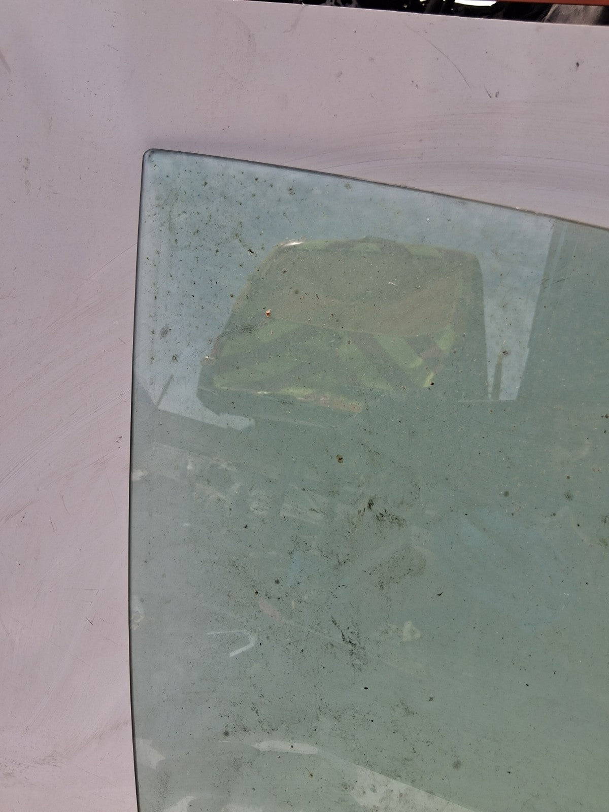 2017 FORD FOCUS MK3 OSF DRIVER SIDE FRONT RIGHT WINDOW GLASS