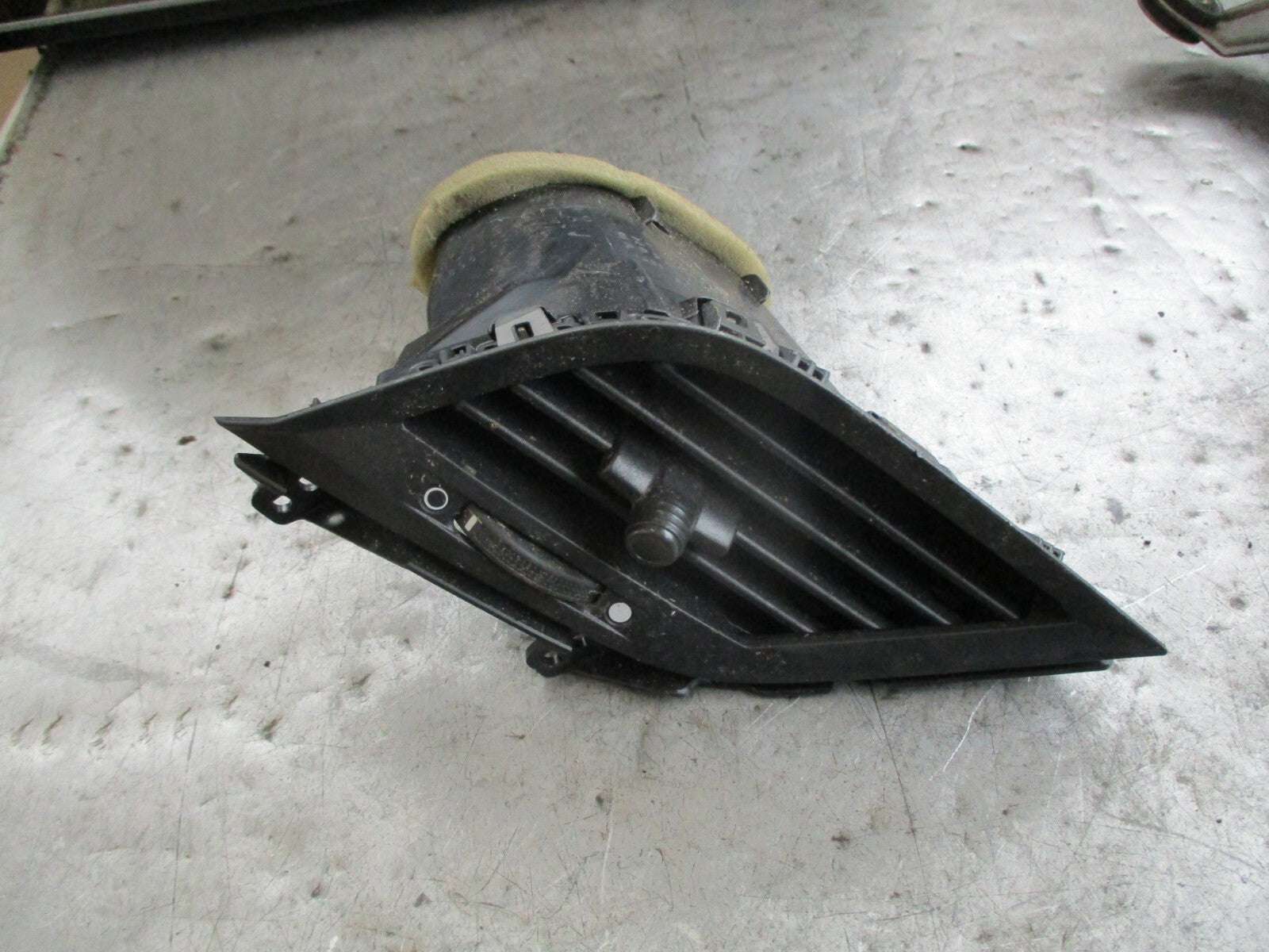 HONDA CRZ ZF1 2010 OS DRIVER SIDE HEATER AIR VENT E8950011500
