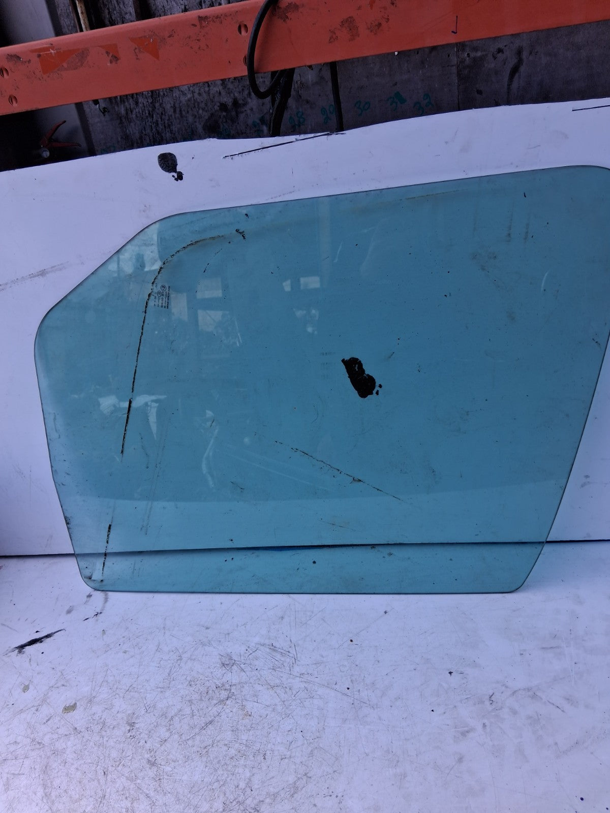 2021 MERCEDES BENZ A CLASS W177 OSF DRIVER SIDE FRONT WINDOW GLASS A1777253800