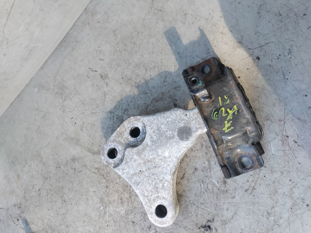 VAUXHALL CORSA E 2018 1.4 PETROL FRONT UPPER ENGINE MOUNT 13427221