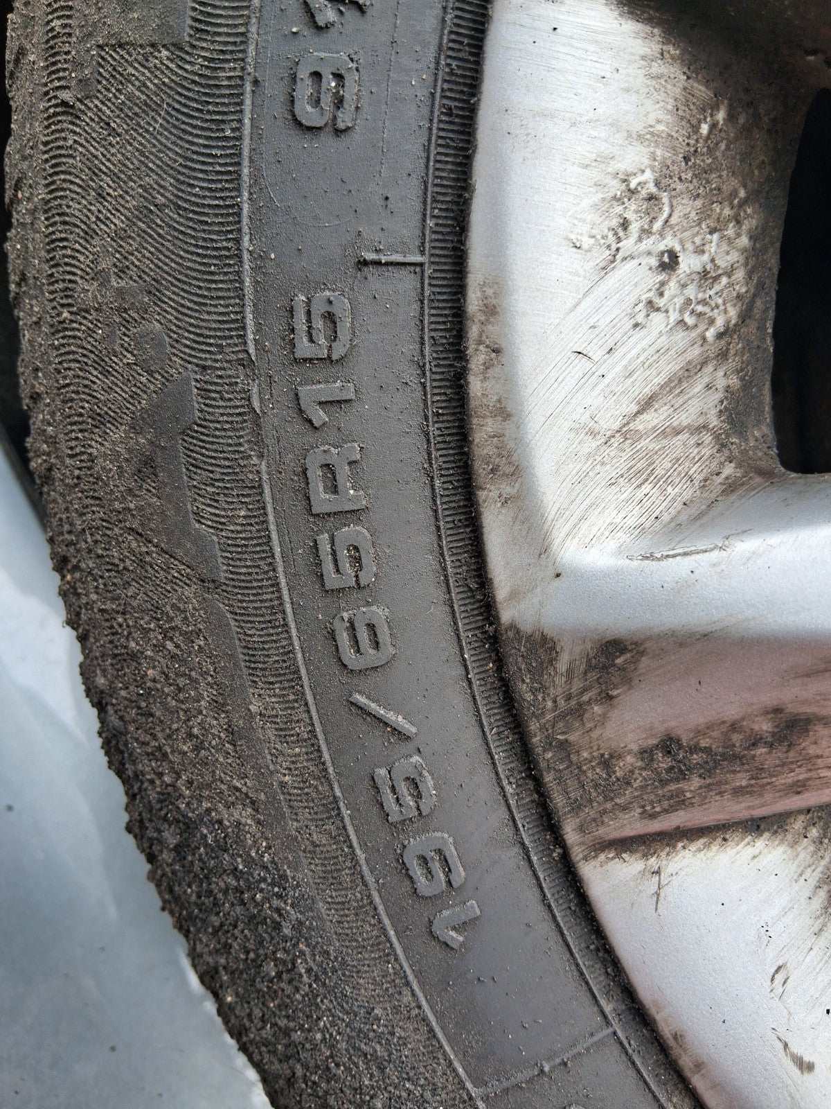 2007 VW VOLKSWAGEN GOLF MK5 15 INCH ALLOY WHEEL WITH TRYE 195/65R15