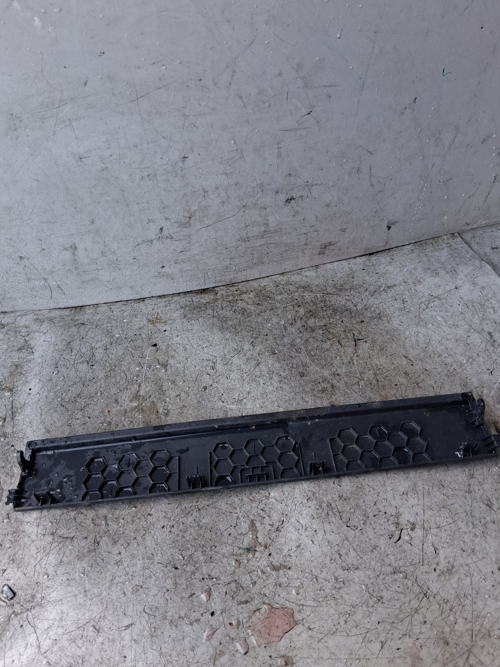 2023 MERCEDES SPRINTER REAR STEP COVER PANEL TRIM A9106896000