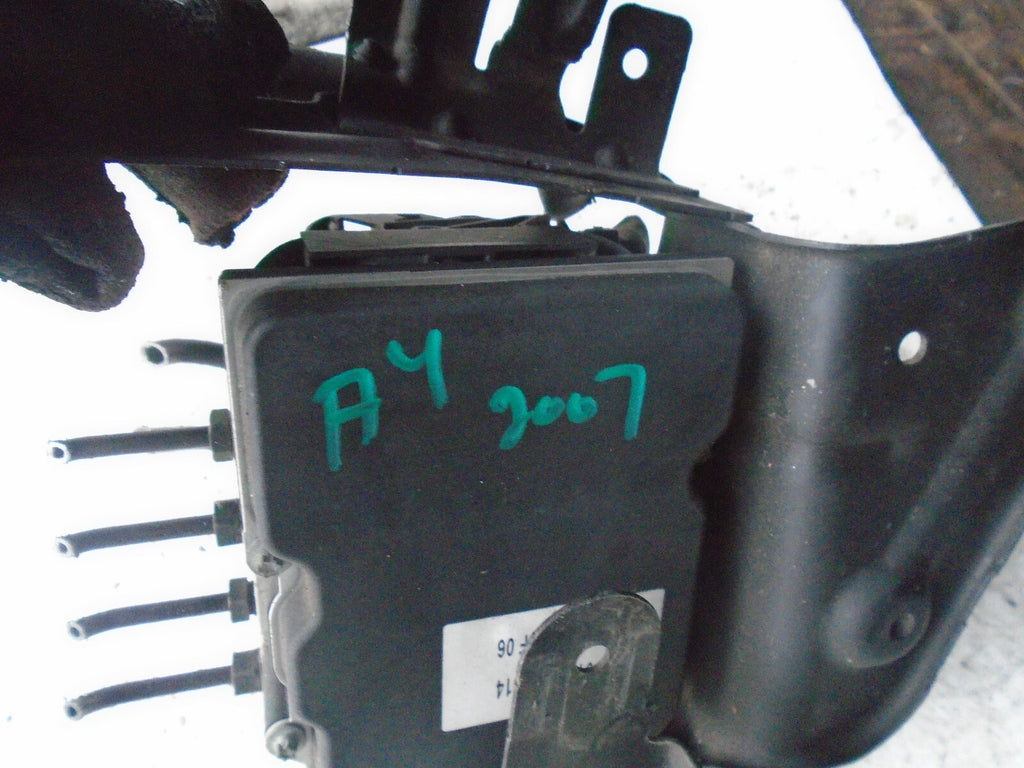AUDI A4 2007 B7 2.0 TDI DIESEL ABS PUMP & MODULATOR 8E0614517BF