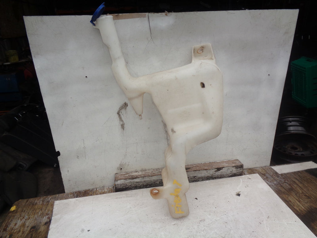 FORD FIESTA MK7 2012 WINDSCREEN WASHER WATER BOTTLE 8A6117B613AE